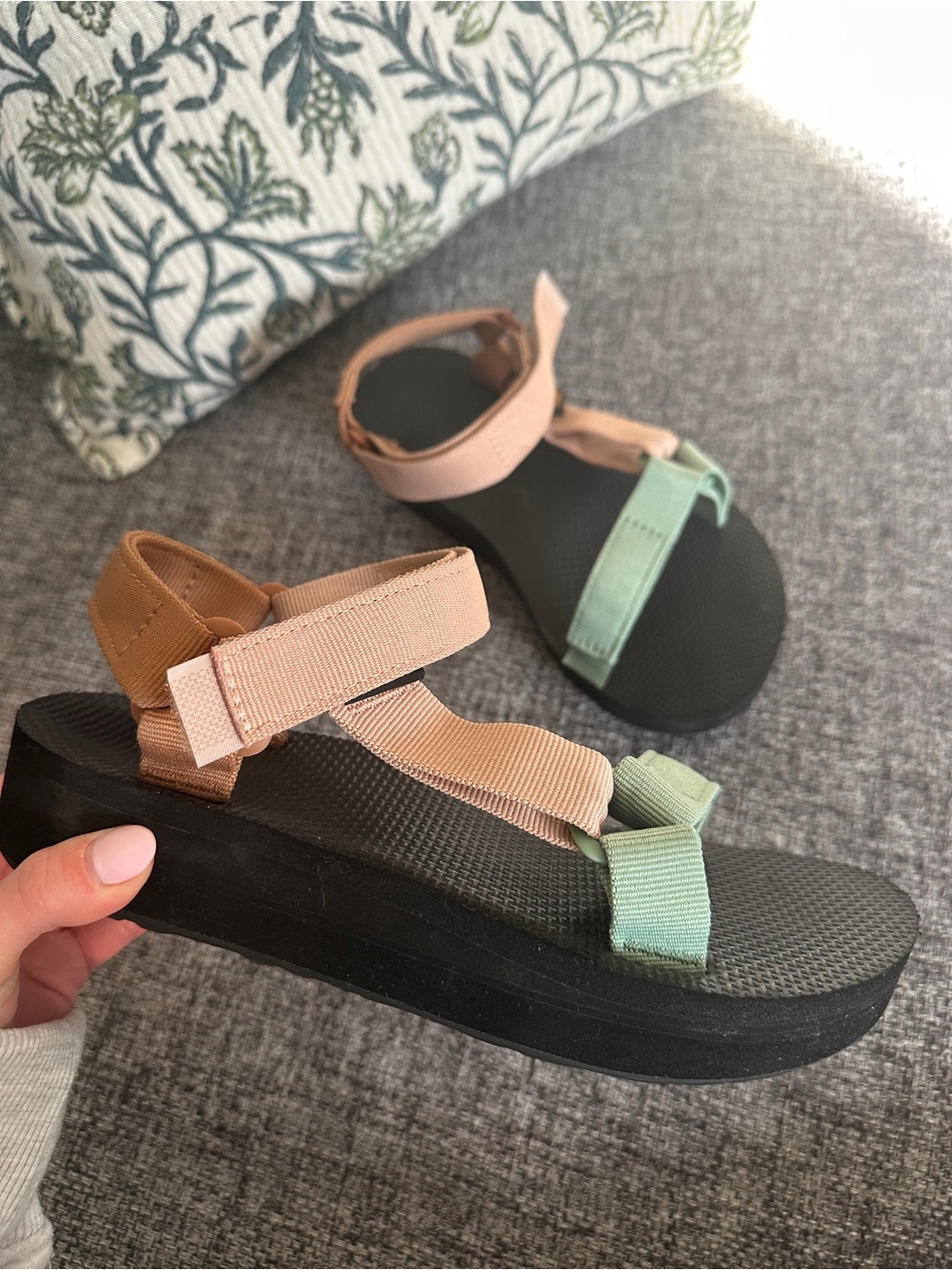 TEVA Platform Sandals - Women’s 6